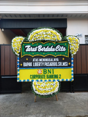 Papan Bunga Duka di Pasir Gunung Selatan