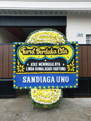 Papan Bunga Duka di Pasir Gunung Selatan