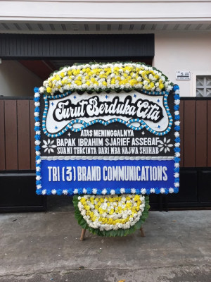 Papan Bunga Duka di Pasir Gunung Selatan